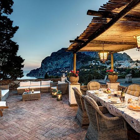 Villa Goldfinger กาปรี ภายนอก รูปภาพ