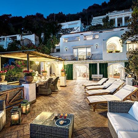 Villa Goldfinger กาปรี ภายนอก รูปภาพ
