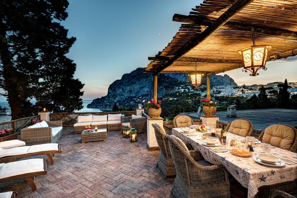 Villa Goldfinger กาปรี ภายนอก รูปภาพ
